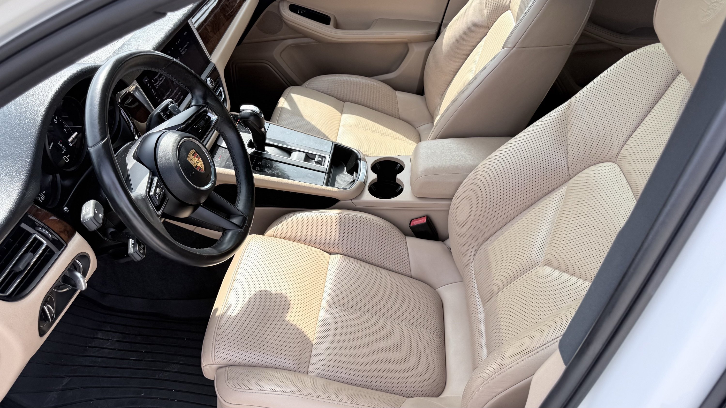 Used 2023 Porsche Macan Turbo AWD/4WD image 20
