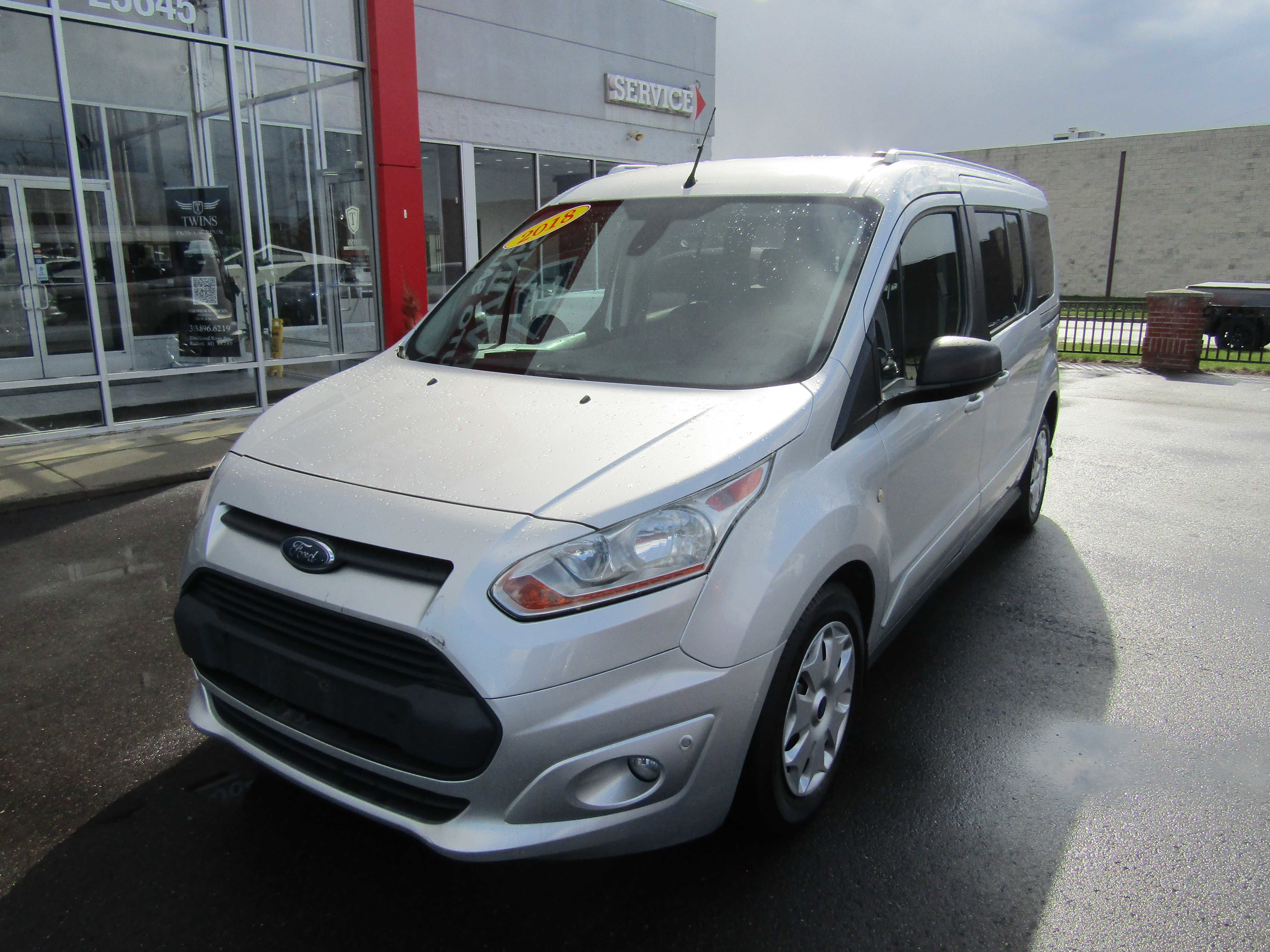 Used 2018 Ford Transit Connect XLT image 2