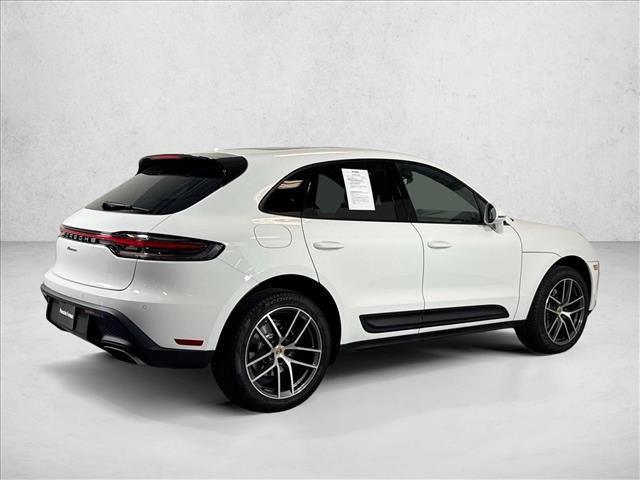 Certified 2025 Porsche Macan AWD/4WD image 9
