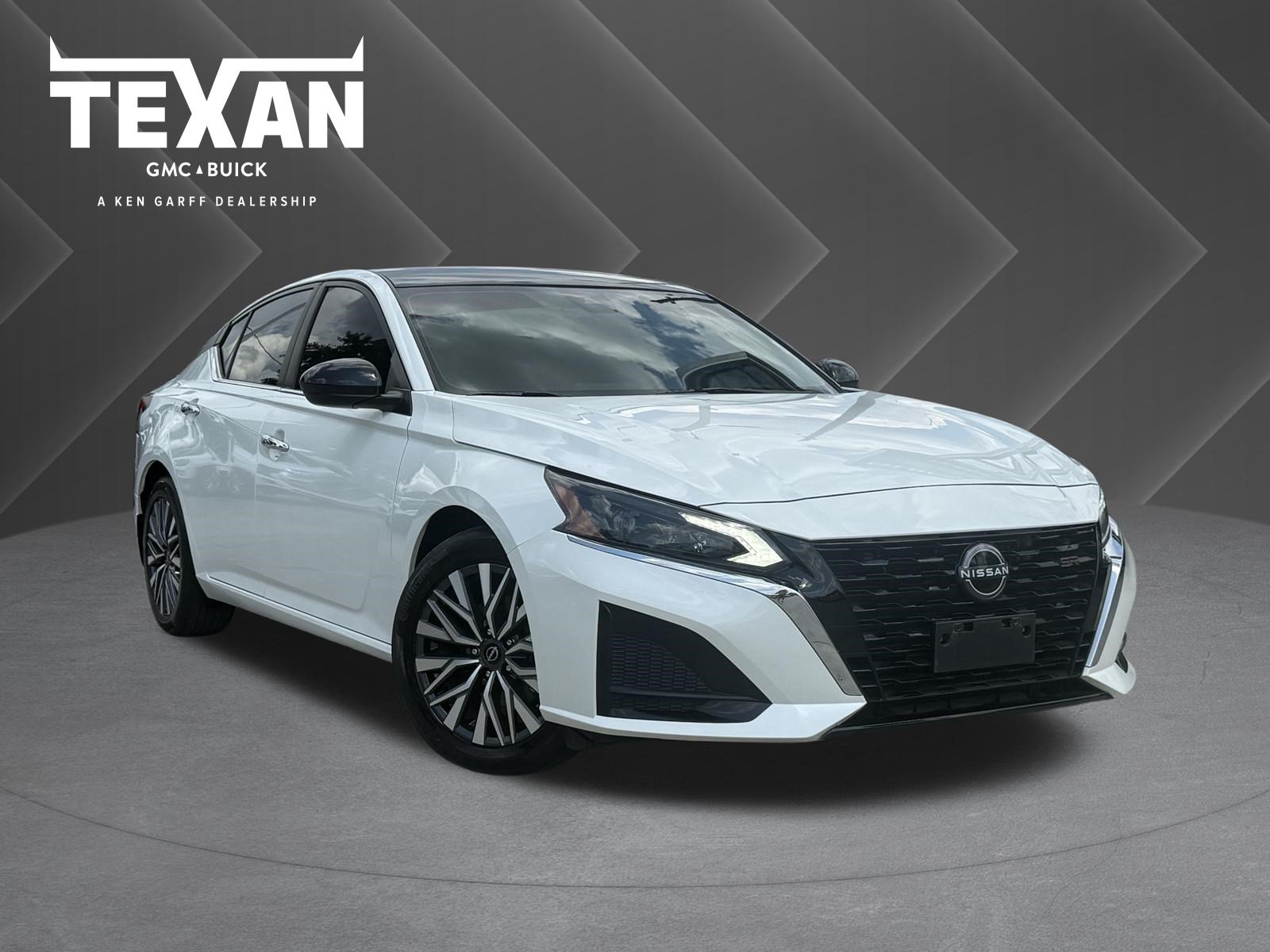 Used 2023 Nissan Altima 2.5 SV FWD image 1