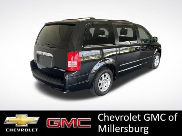 Used 2010 Chrysler Town & Country Touring Plus image 3