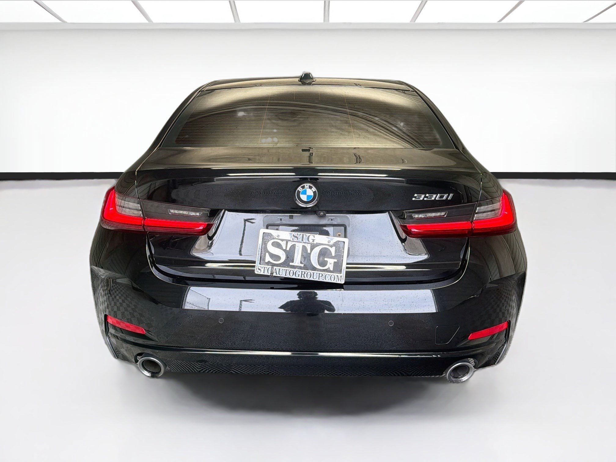Used 2023 BMW 330i Sedan w/ Premium Package RWD image 5