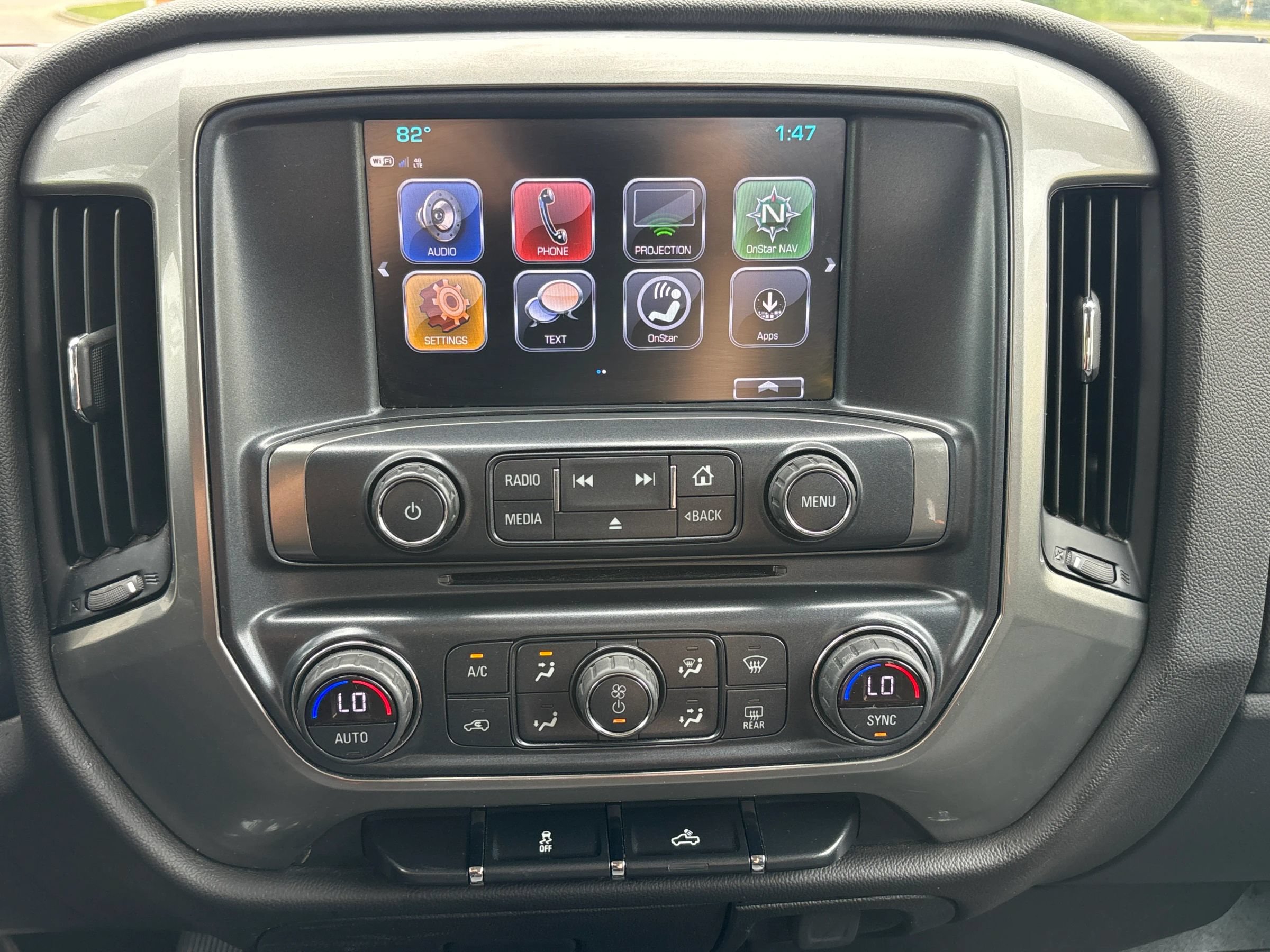 Used 2018 Chevrolet Silverado 1500 LT w/ Texas Edition RWD image 10