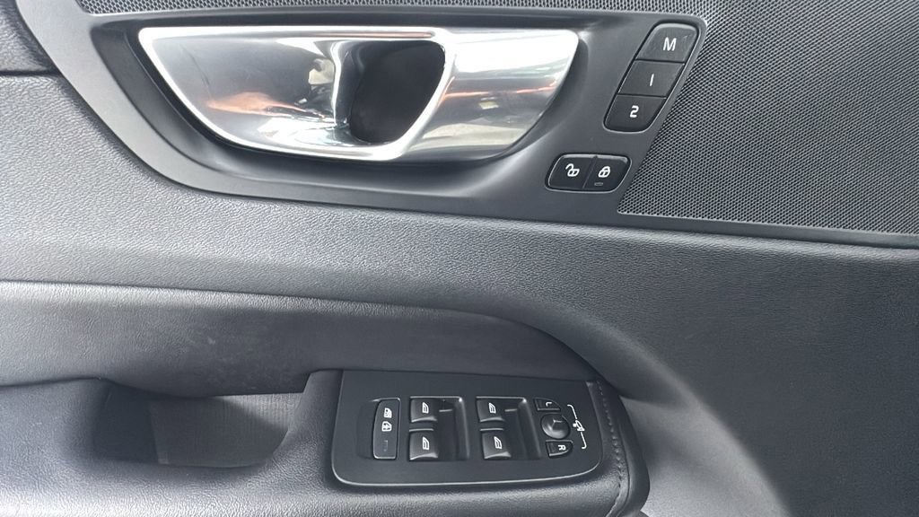Used 2023 Volvo XC60 B5 Plus w/ Climate Package image 20