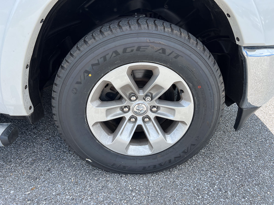 Used 2022 RAM 1500 Laramie AWD/4WD image 9