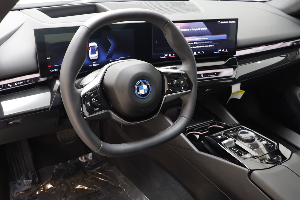 Certified 2025 BMW i5 xDrive40 w/ Premium Package image 7