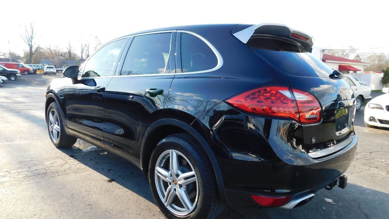 Used 2014 Porsche Cayenne Diesel Platinum Edition image 9
