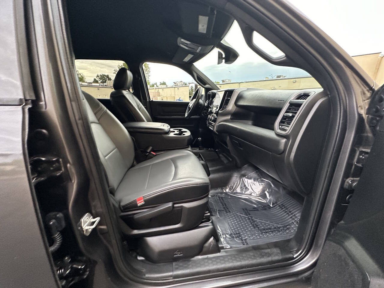 Used 2022 RAM 3500 Tradesman w/ Chrome Appearance Group AWD/4WD image 25