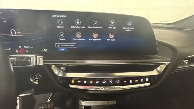 Used 2024 Cadillac Lyriq Tech AWD/4WD image 23