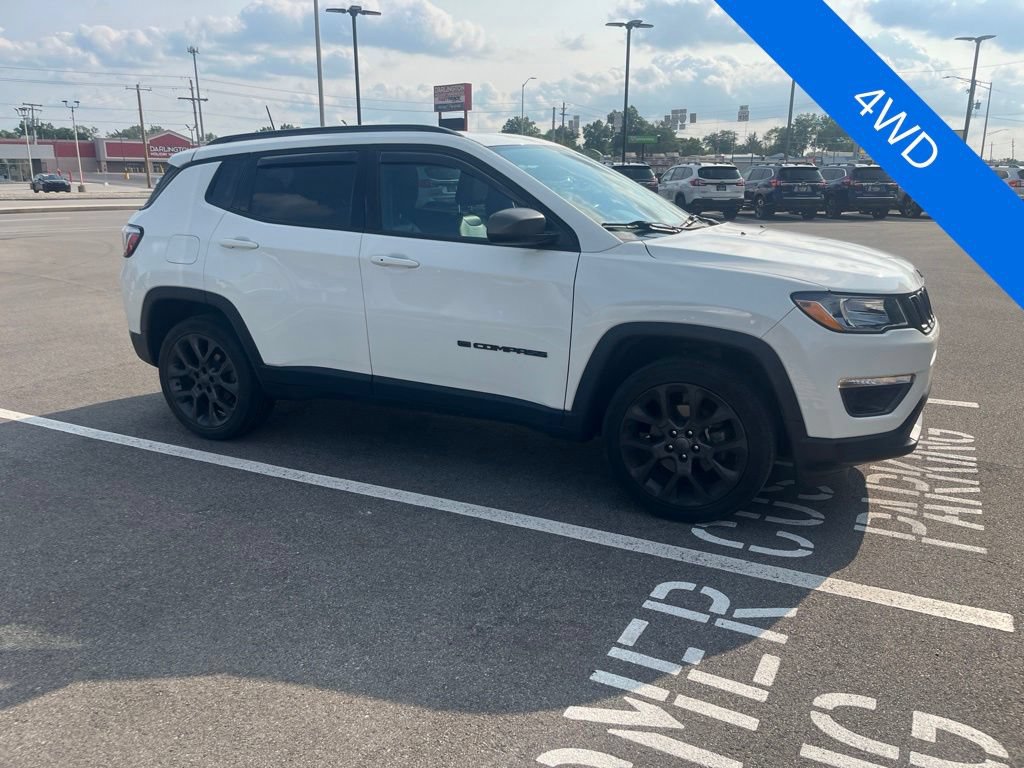 Used 2021 Jeep Compass Latitude w/ Sun and Sound Group AWD/4WD image 2