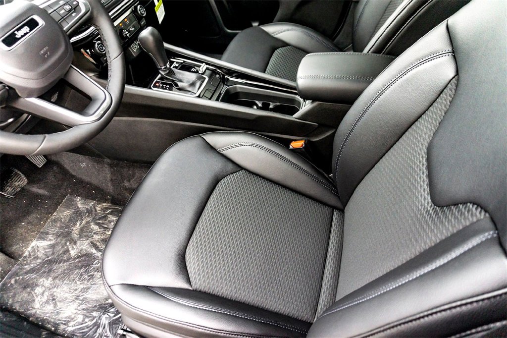 New 2026 Jeep Compass Latitude image 10