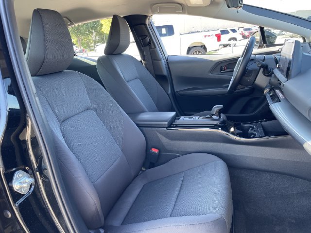 Used 2025 Toyota Prius LE FWD image 26