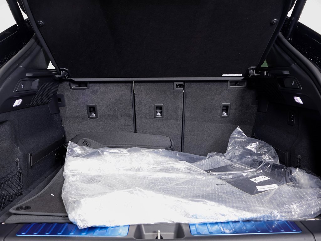 New 2025 Porsche Macan Electric image 17