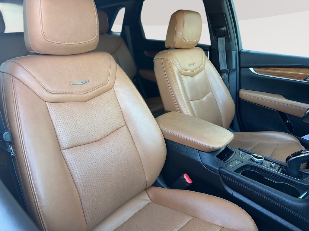 Used 2022 Cadillac XT5 Premium Luxury w/ Technology Package AWD/4WD image 26