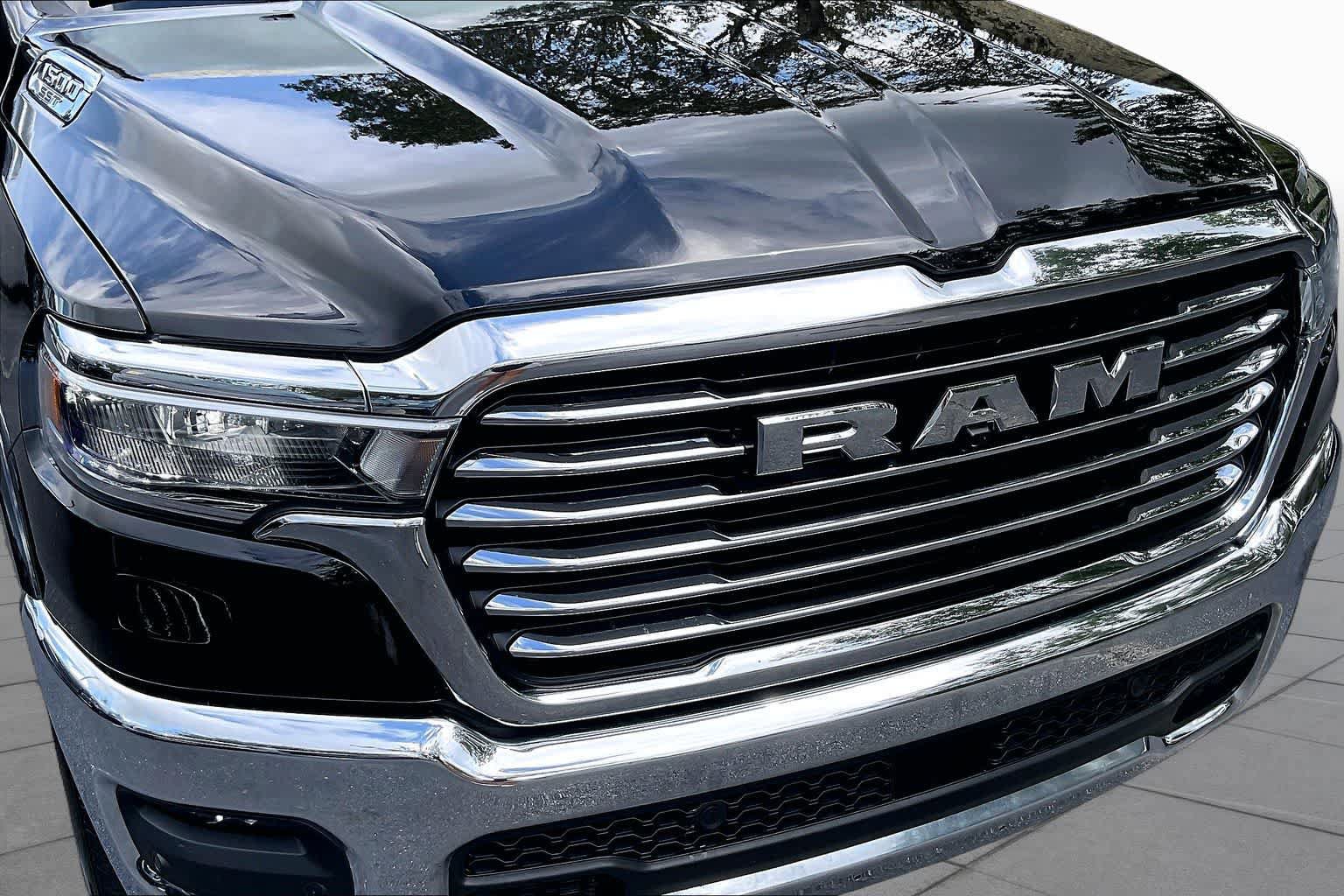 Used 2025 RAM 1500 Laramie AWD/4WD image 56