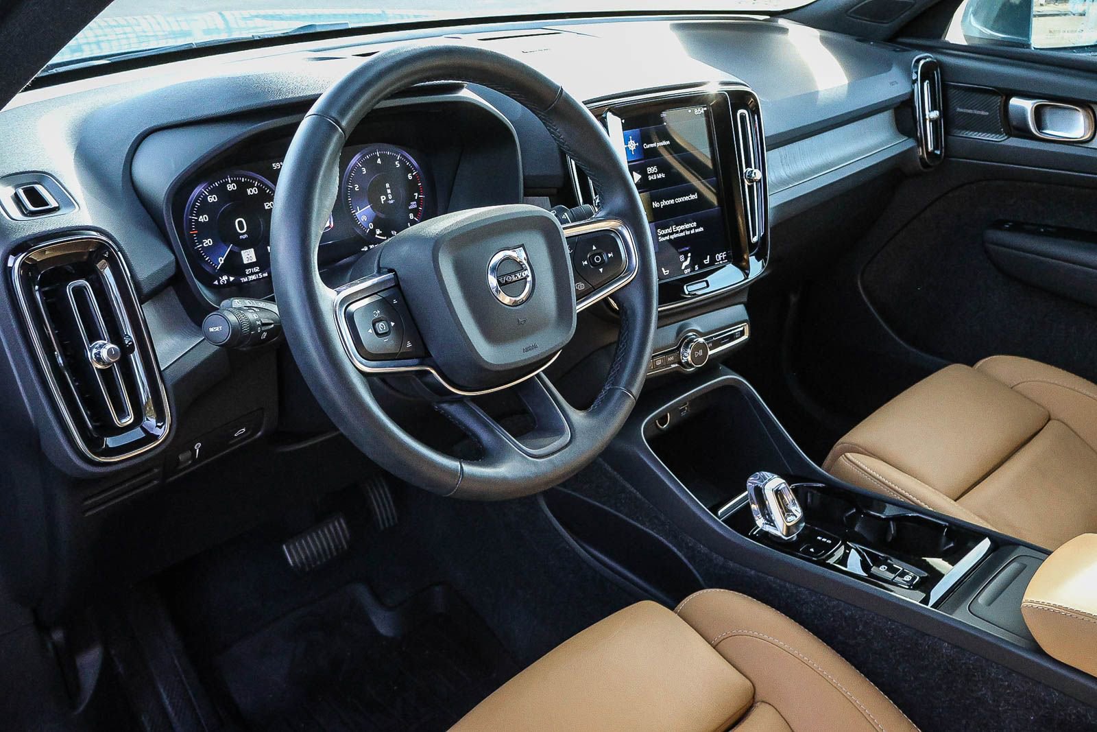 Used 2022 Volvo XC40 T5 Inscription w/ Advanced Package image 30