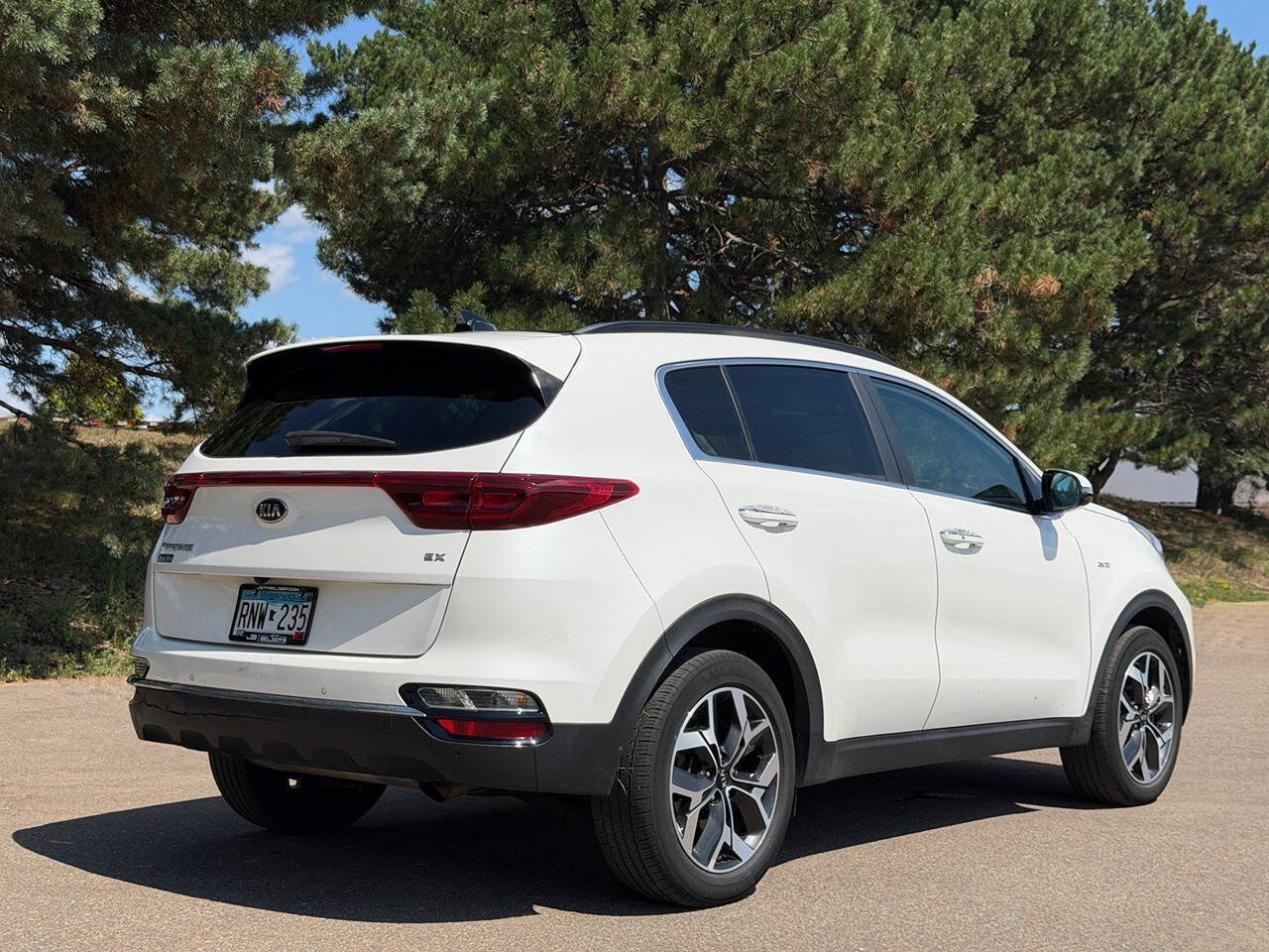 Used 2022 Kia Sportage EX w/ EX Technology Package AWD/4WD image 3