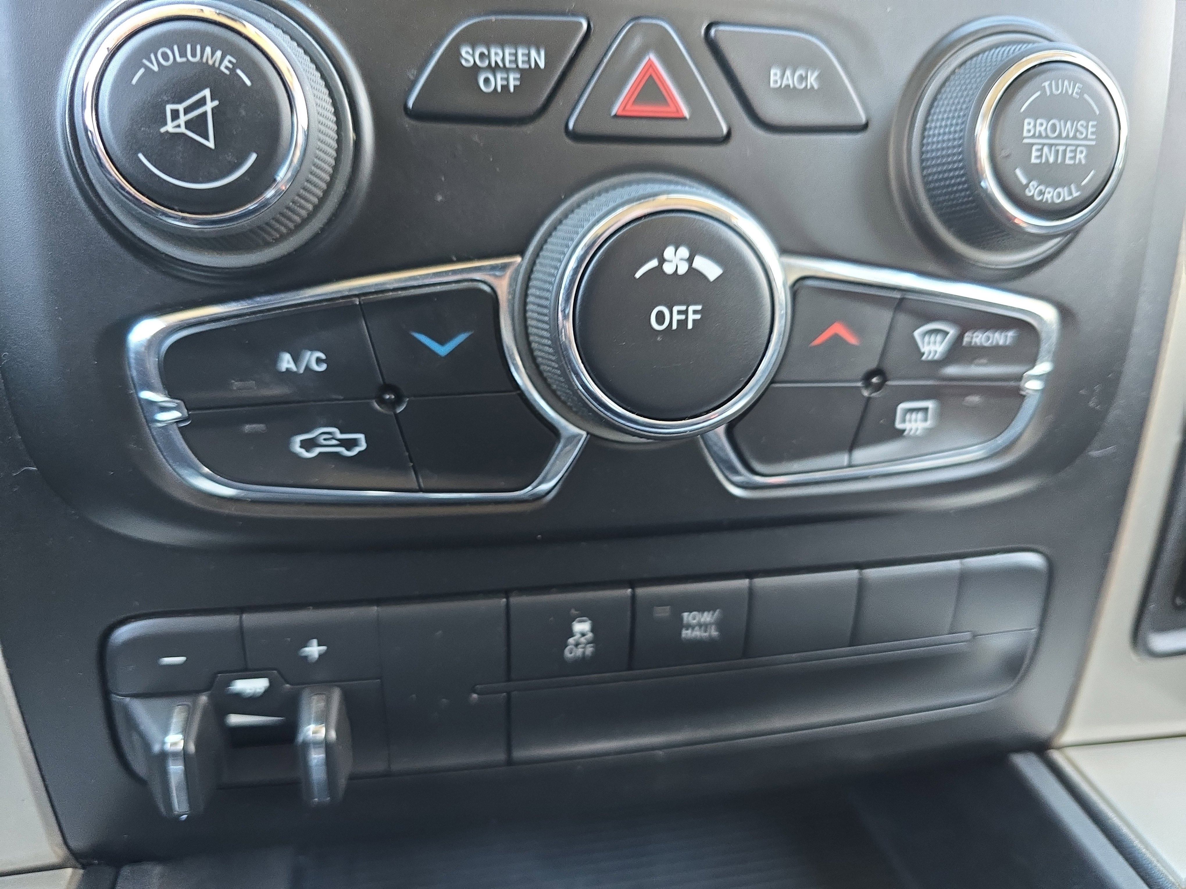 Used 2014 RAM 1500 Outdoorsman image 21