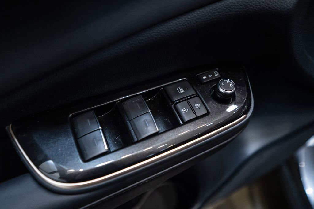 Certified 2024 Toyota Crown Limited image 20