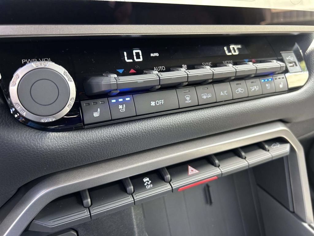 New 2026 Toyota Tundra Limited AWD/4WD image 25