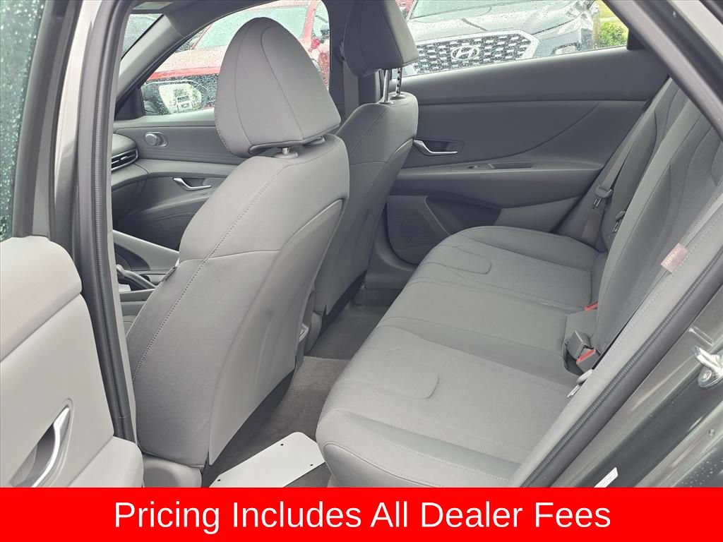 Certified 2024 Hyundai Elantra SE FWD image 10