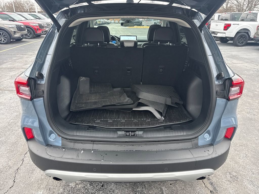 Used 2025 Ford Escape Platinum image 13
