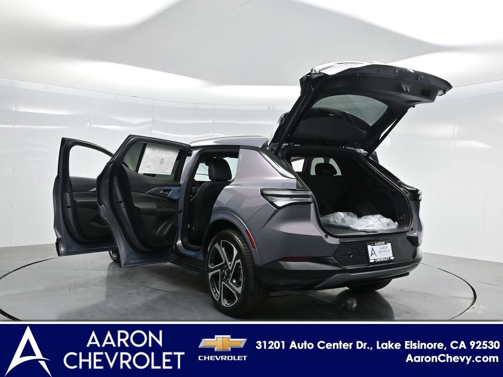 New 2026 Chevrolet Equinox EV LT image 39