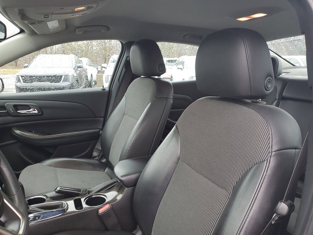 Used 2016 Chevrolet Malibu LT image 11