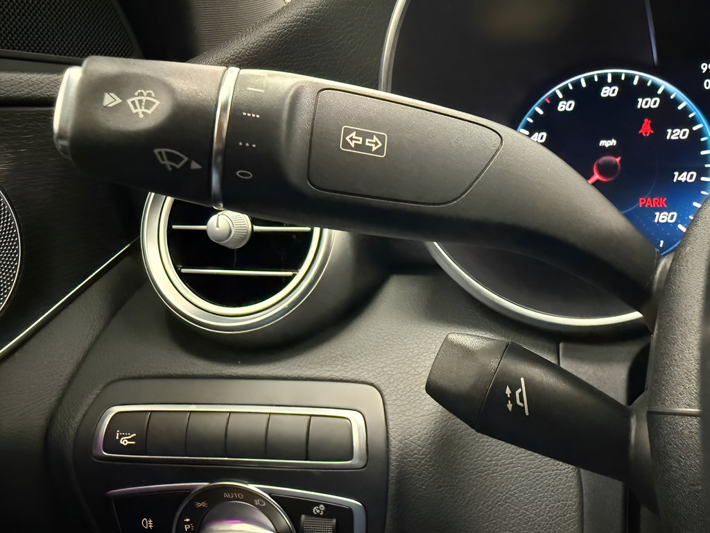 Used 2021 Mercedes-Benz C 300 Sedan image 22