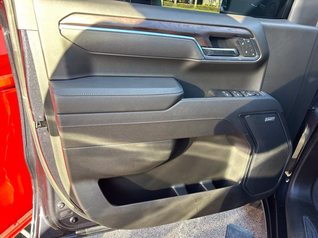 Used 2026 GMC Sierra 1500 SLT AWD/4WD image 17