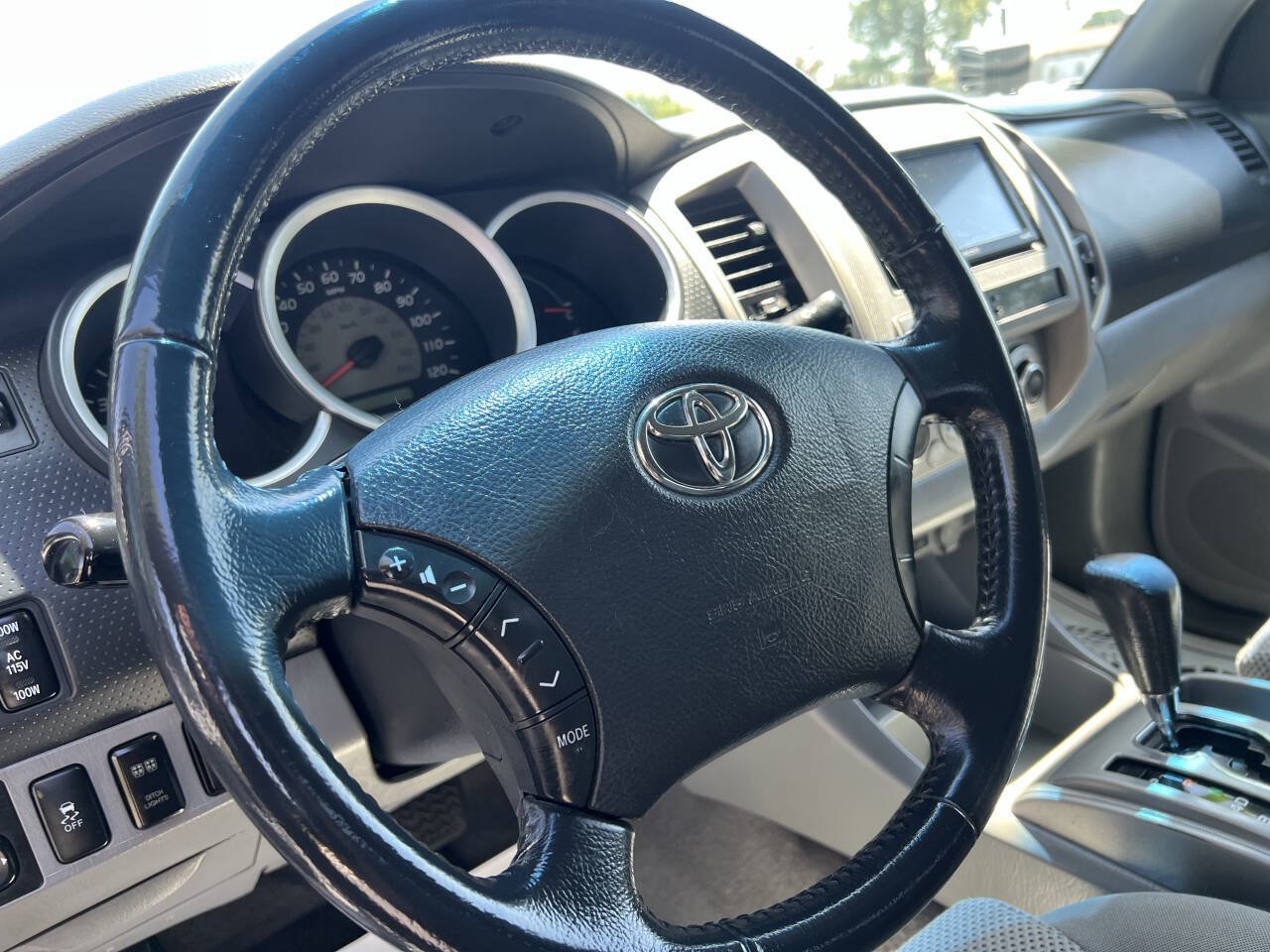 Used 2010 Toyota Tacoma PreRunner w/ TRD Off-Road Pkg RWD image 33