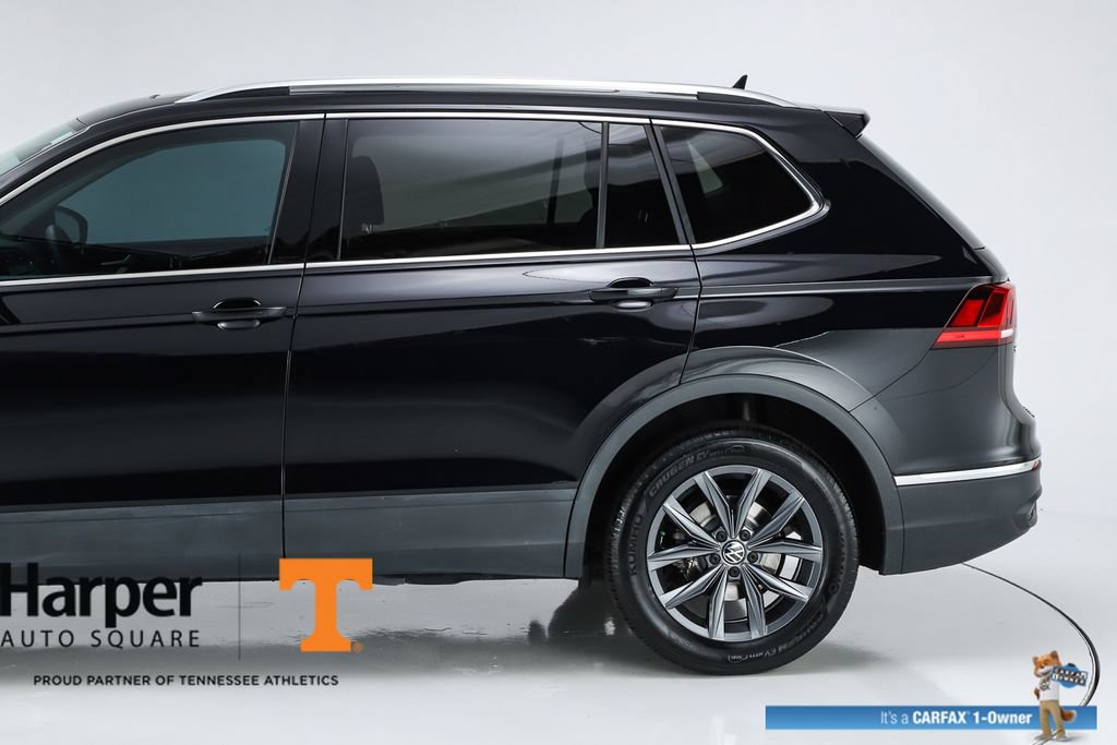 Used 2023 Volkswagen Tiguan SE w/ Panoramic Sunroof Package FWD image 42