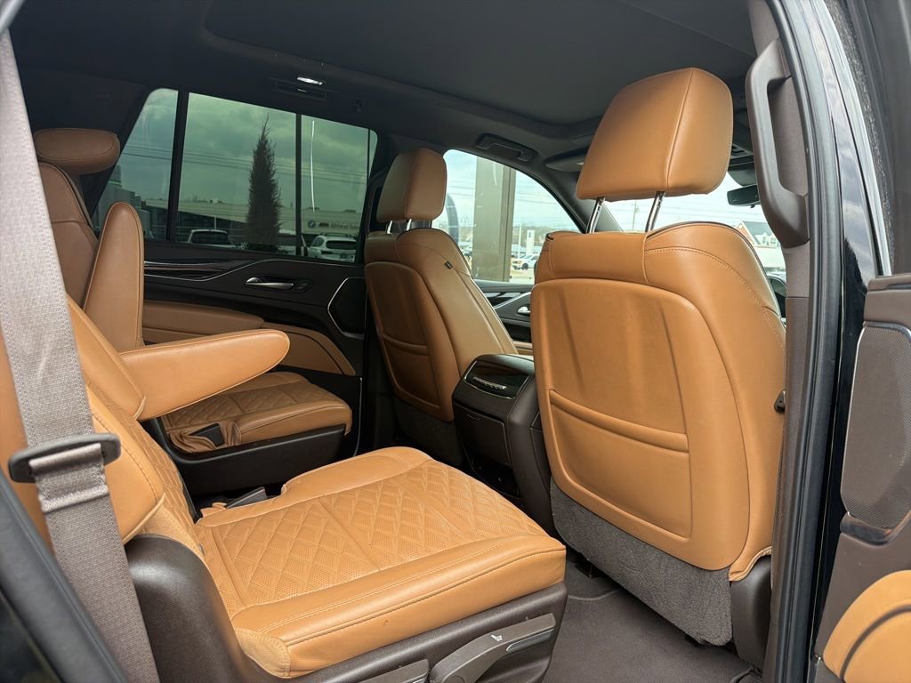 Used 2021 Cadillac Escalade Sport w/ LPO, Illumination Package image 12