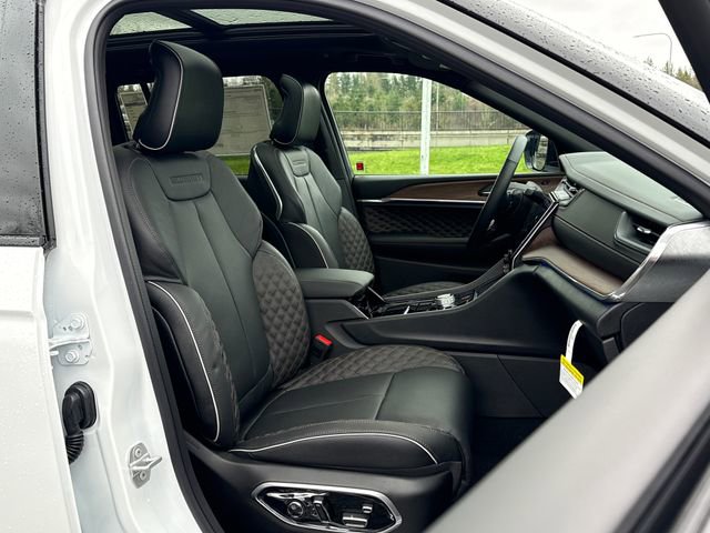 New 2025 Jeep Grand Cherokee Summit w/ Obsidian Package image 26