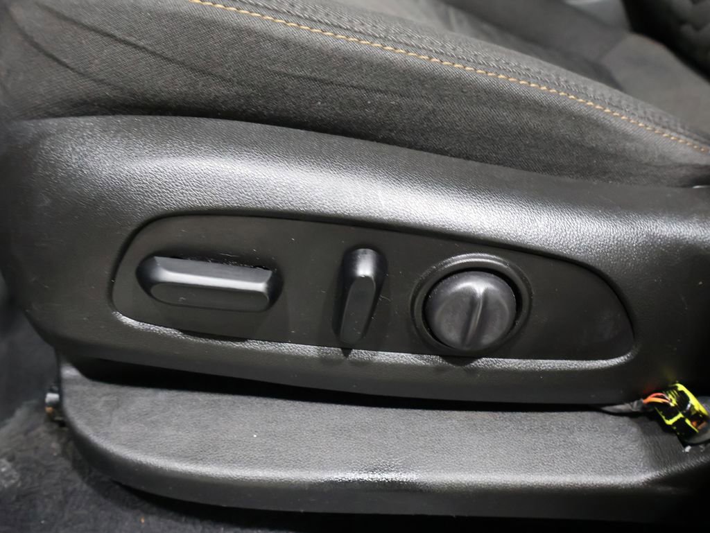 Used 2021 Chevrolet Equinox LT image 12