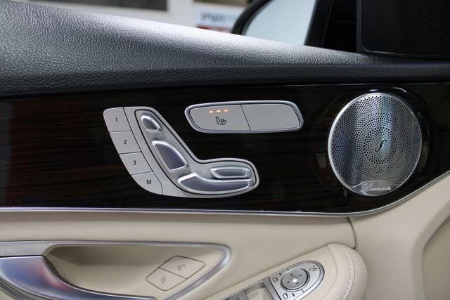 Used 2020 Mercedes-Benz C 300 Sedan image 19