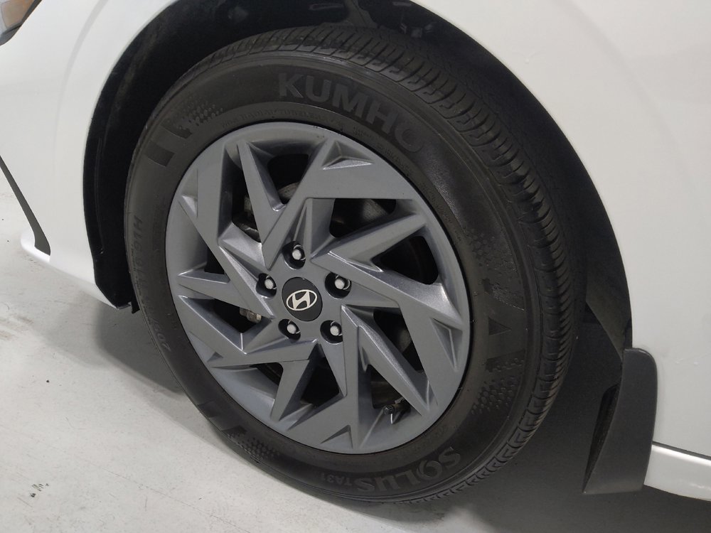 Used 2024 Hyundai Elantra SEL FWD image 31