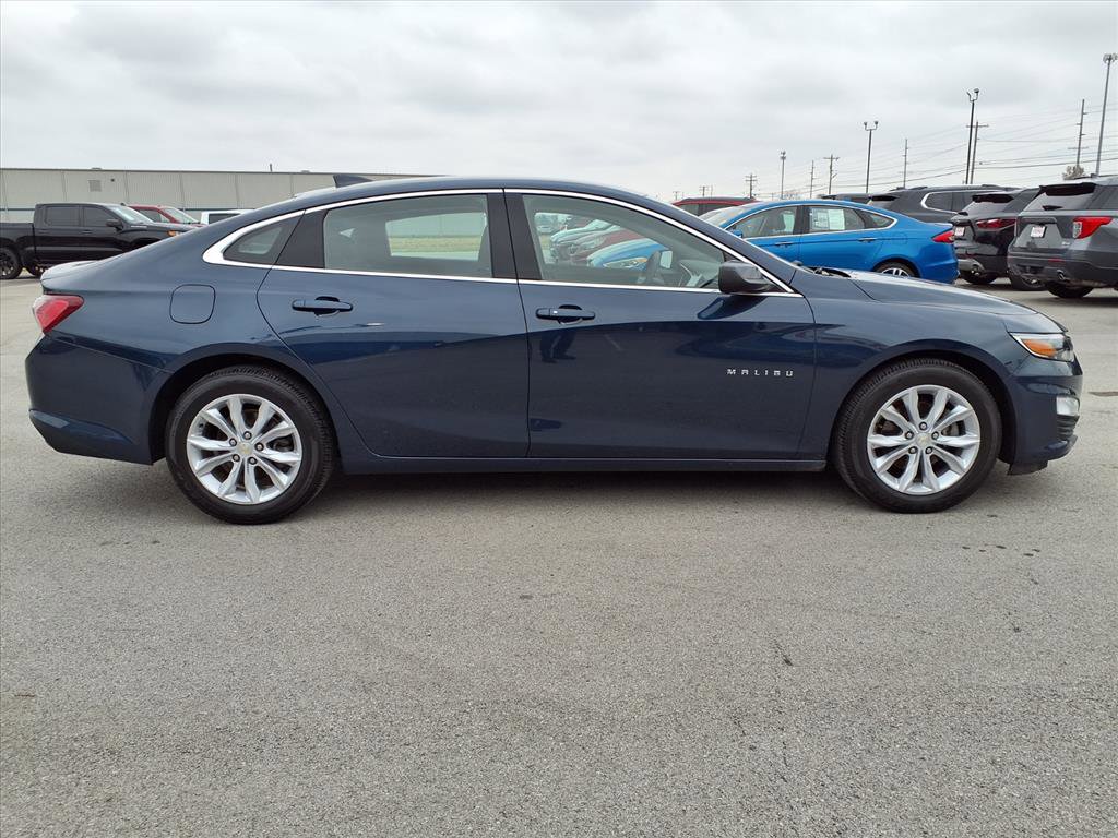 Used 2019 Chevrolet Malibu LT w/ Driver Confidence Package image 4