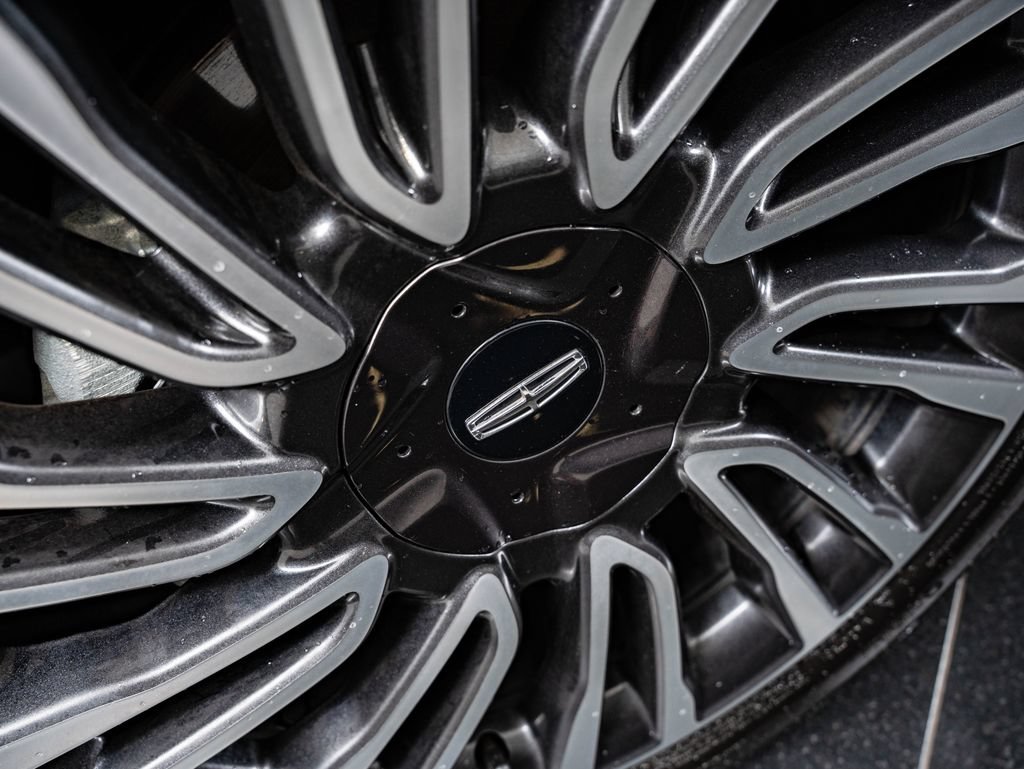 Used 2022 Lincoln Corsair AWD w/ Premium Package image 8