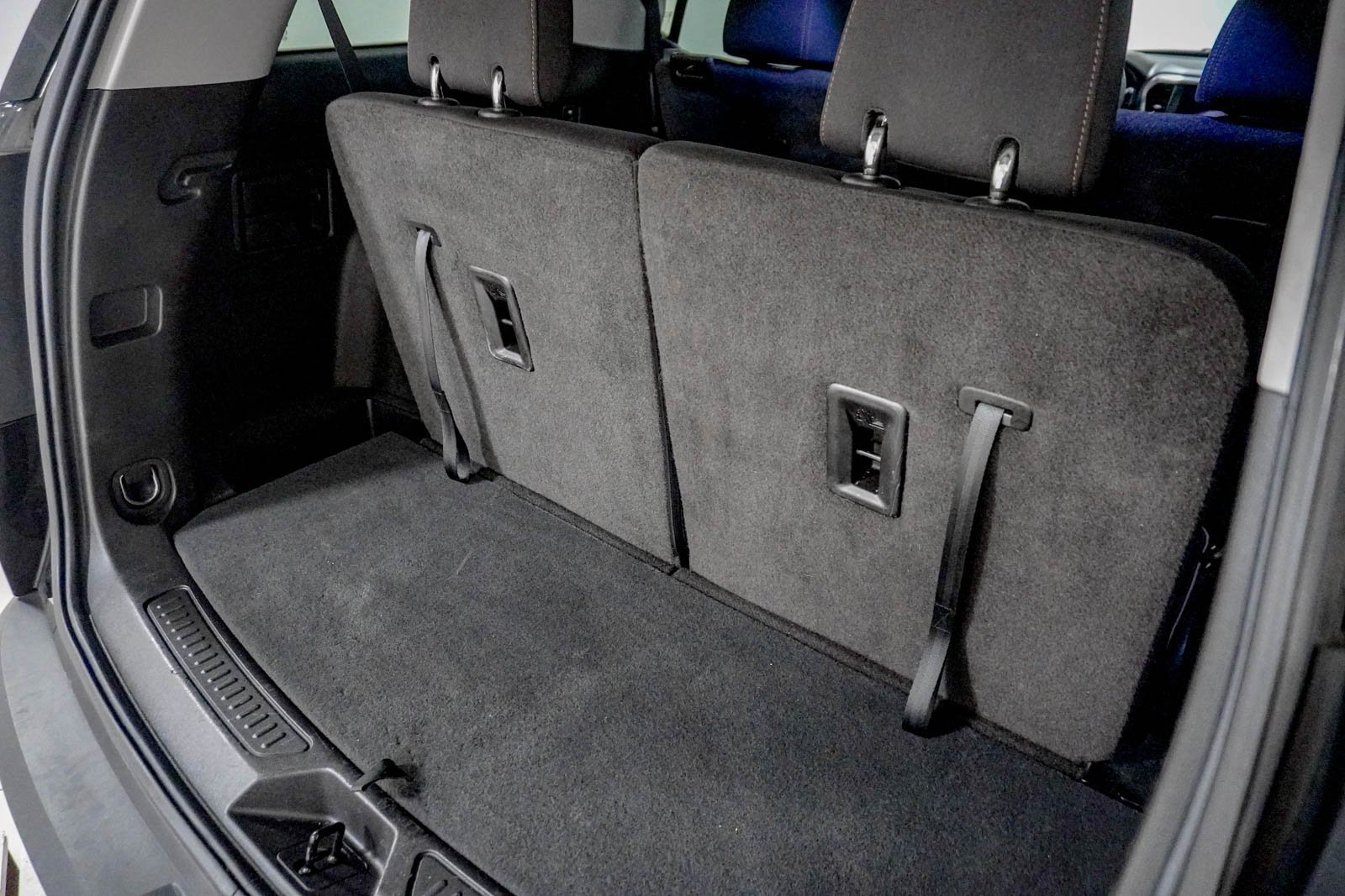 Used 2023 GMC Acadia AT4 image 8