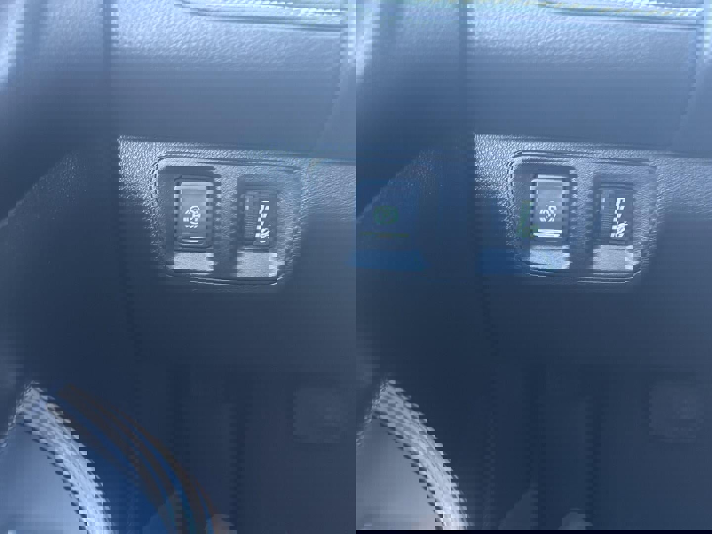 Used 2023 GMC Acadia SLE w/ Driver Convenience Package image 20