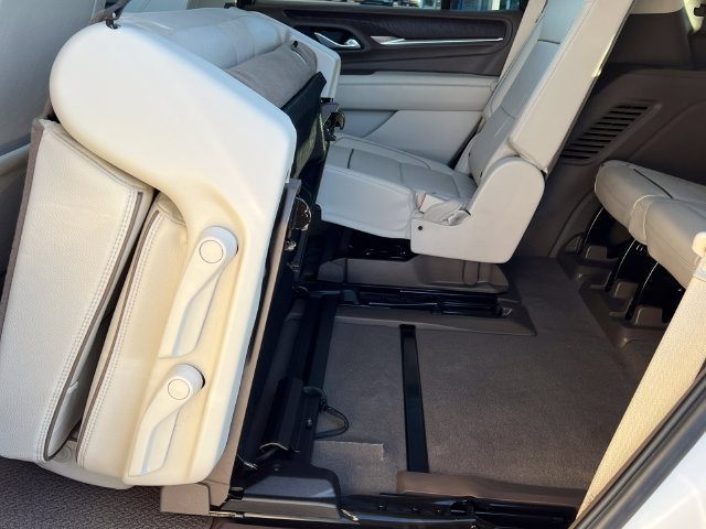 Used 2024 GMC Yukon Denali AWD/4WD image 6