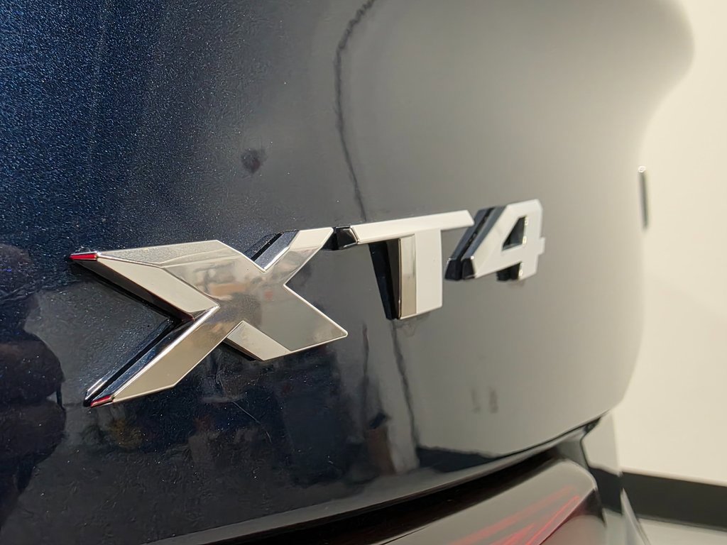 Used 2020 Cadillac XT4 Premium Luxury image 32