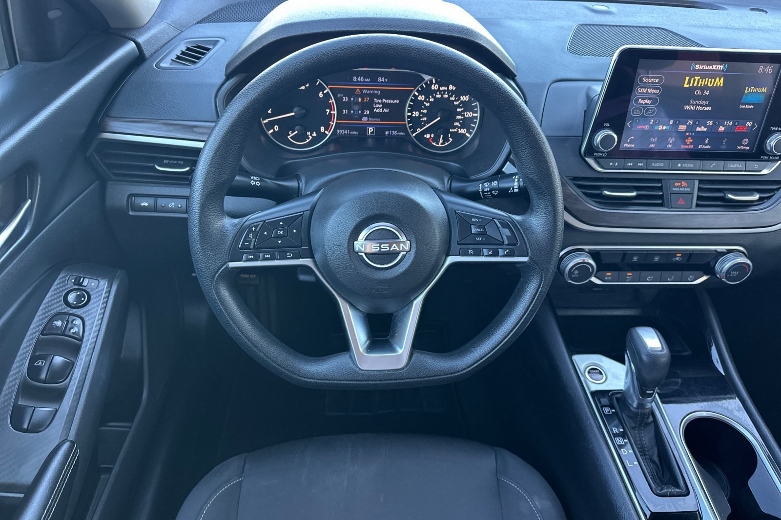Used 2024 Nissan Altima 2.5 SV FWD image 14