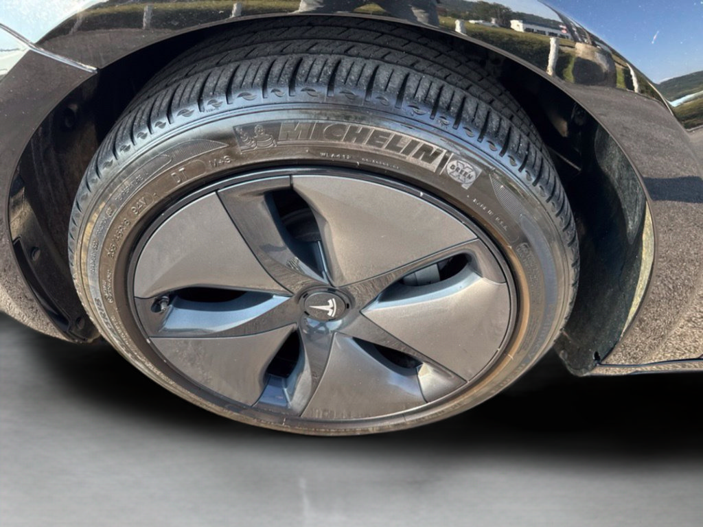 Used 2018 Tesla Model 3 Long Range RWD image 30
