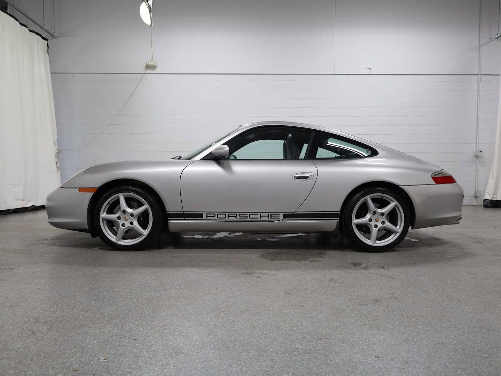 Used 2003 Porsche 911 Carrera RWD video 2