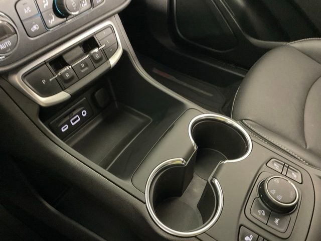 Used 2024 GMC Terrain SLT image 22