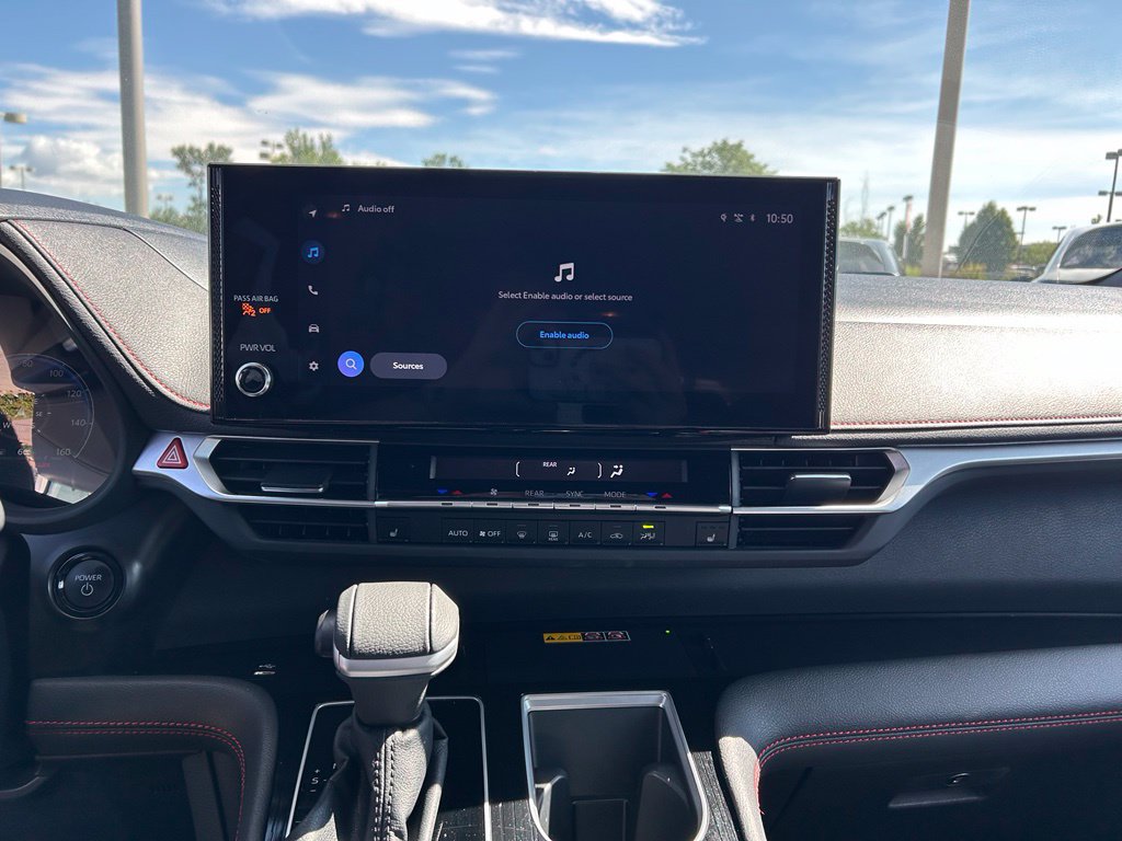 Used 2026 Toyota Sienna XSE FWD image 17