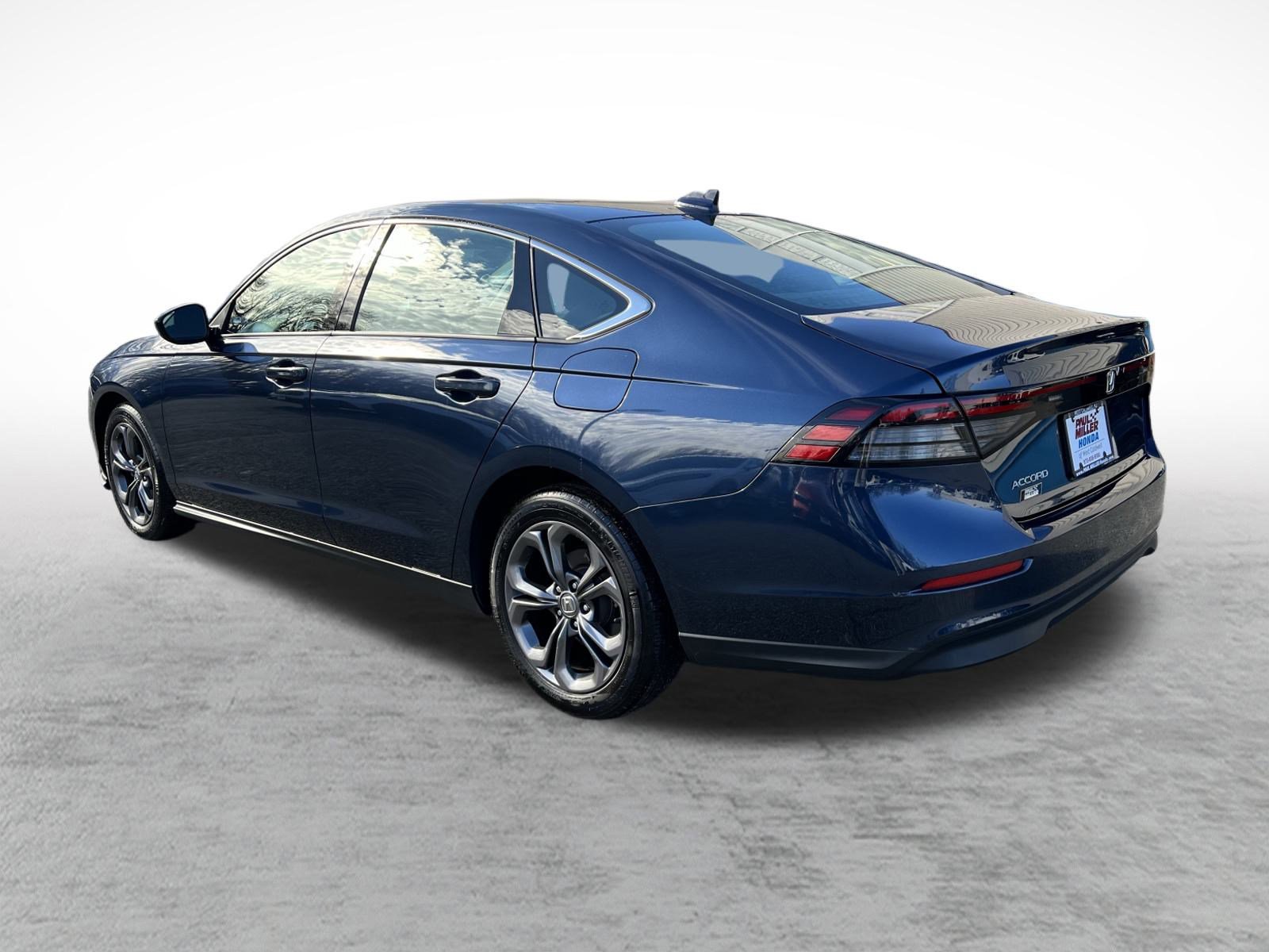 Certified 2023 Honda Accord EX image 4