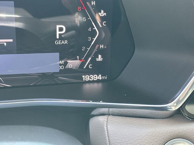 Used 2024 GMC Canyon Denali image 11